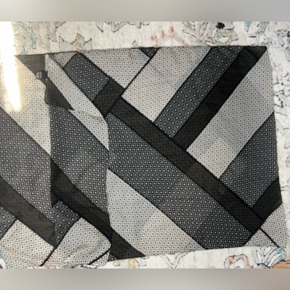 Le Château Scarf - Picture 4 of 9